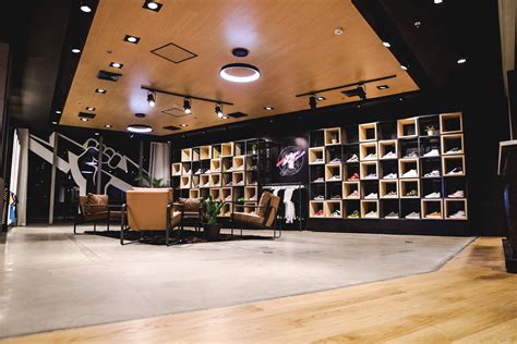 titan store moa